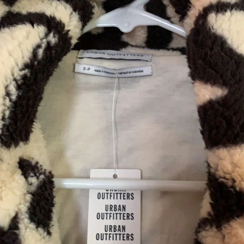 Urban Outfitters Black and Cream Geometric Teddy Jacket - Picture 3 of 3